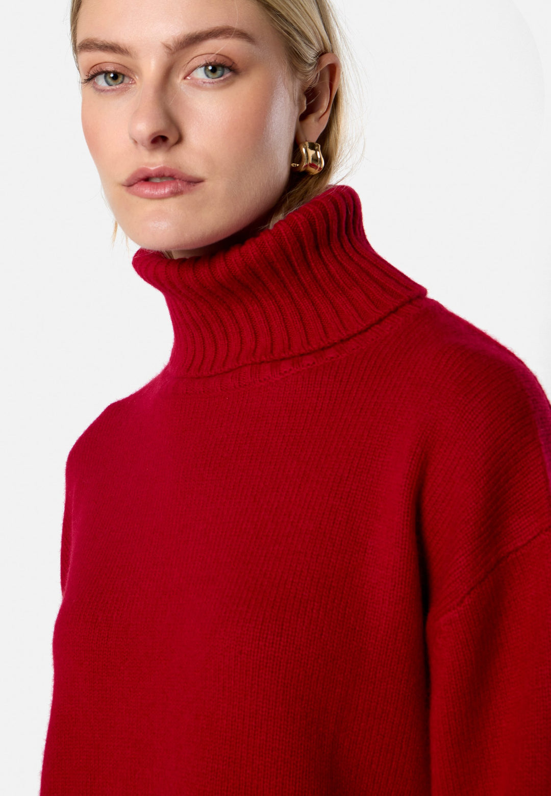 Carol Chunky Ruby Red Cashmere Roll-Neck Sweater