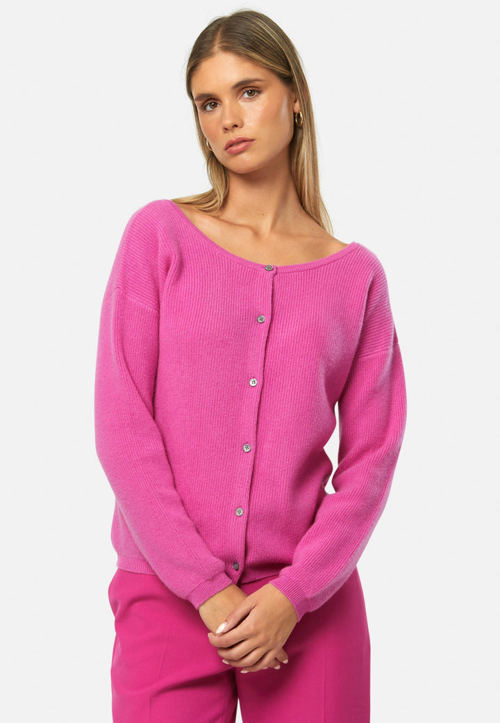 A versatile, reversible cardigan you can wear buttoned at the front or back, or pair with the matching Marlena top. Spun from pure cashmere with a plush, cloud-soft handle, it features a neat crew neckline, dropped shoulders and an easy, hip-skimming fit finished with fine rib trims.