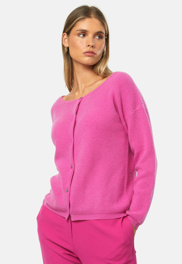 A versatile, reversible cardigan you can wear buttoned at the front or back, or pair with the matching Marlena top. Spun from pure cashmere with a plush, cloud-soft handle, it features a neat crew neckline, dropped shoulders and an easy, hip-skimming fit finished with fine rib trims.