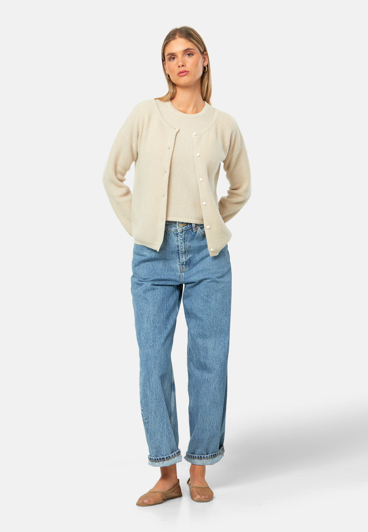 A versatile, reversible cardigan you can wear buttoned at the front or back, or pair with the matching Marlena top. Spun from pure cashmere with a plush, cloud-soft handle, it features a neat crew neckline, dropped shoulders and an easy, hip-skimming fit finished with fine rib trims.