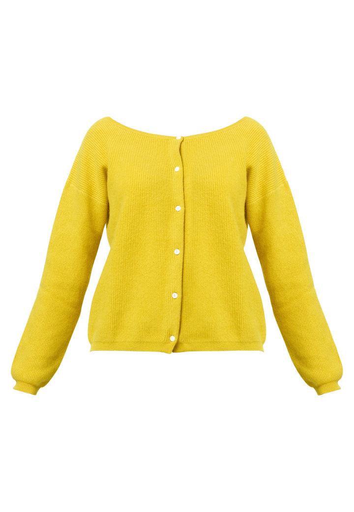 A versatile, reversible cardigan you can wear buttoned at the front or back, or pair with the matching Marlena top. Spun from pure cashmere with a plush, cloud-soft handle, it features a neat crew neckline, dropped shoulders and an easy, hip-skimming fit finished with fine rib trims.