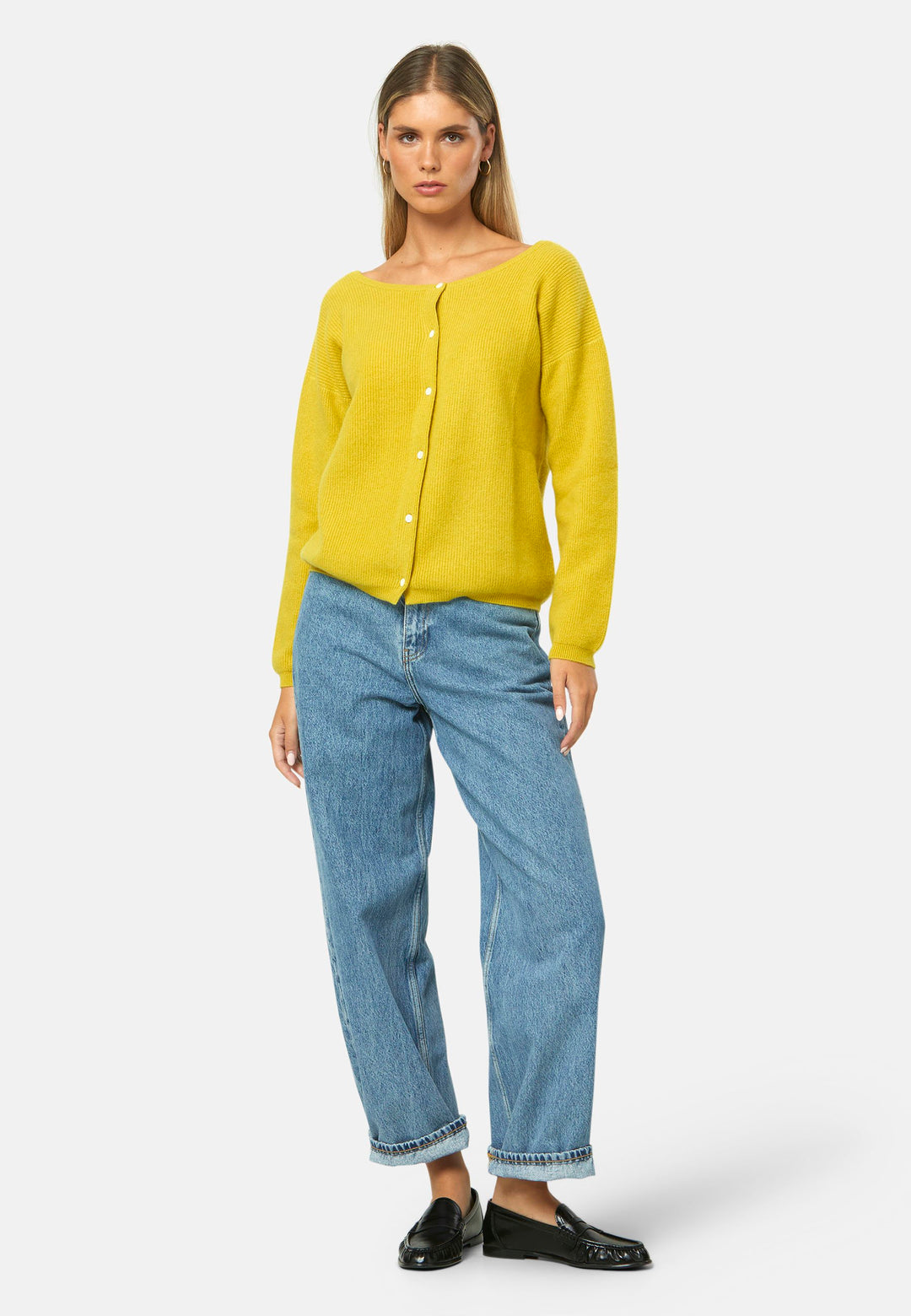 A versatile, reversible cardigan you can wear buttoned at the front or back, or pair with the matching Marlena top. Spun from pure cashmere with a plush, cloud-soft handle, it features a neat crew neckline, dropped shoulders and an easy, hip-skimming fit finished with fine rib trims.
