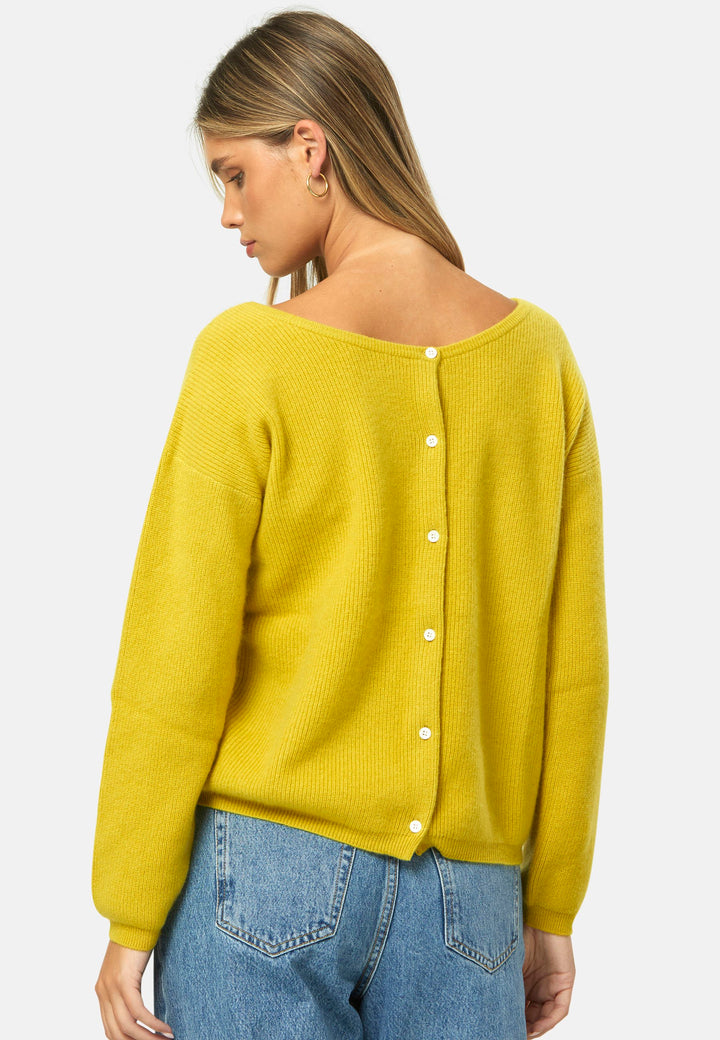 A versatile, reversible cardigan you can wear buttoned at the front or back, or pair with the matching Marlena top. Spun from pure cashmere with a plush, cloud-soft handle, it features a neat crew neckline, dropped shoulders and an easy, hip-skimming fit finished with fine rib trims.