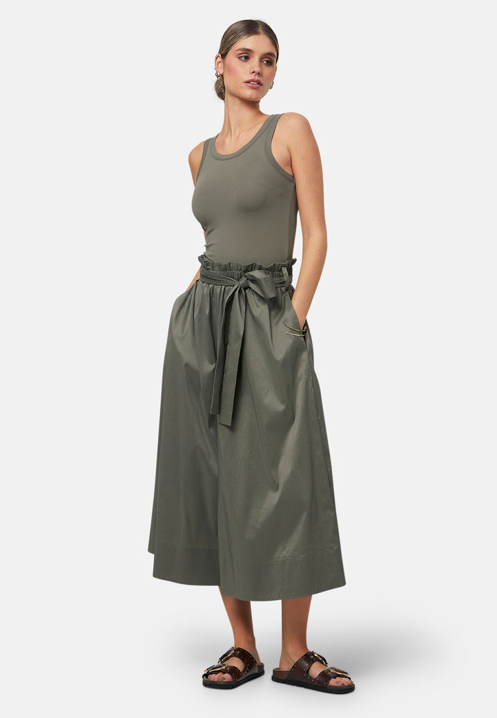 Choose the Meg Olive Culottes. An easy-fitting wide leg, pull-on linen pant that embrace laid-back spirit. A piece you can't travel without. Designed to sit on the high waist for a flattering fit. Features a detachable belt. Paper bag elasticated waist for all day comfort. Cut from a breathable cotton blend. Pair it with a simple tee and the tonal Cassie boyfriend-blazer with trainers for a chic and contemporary look.