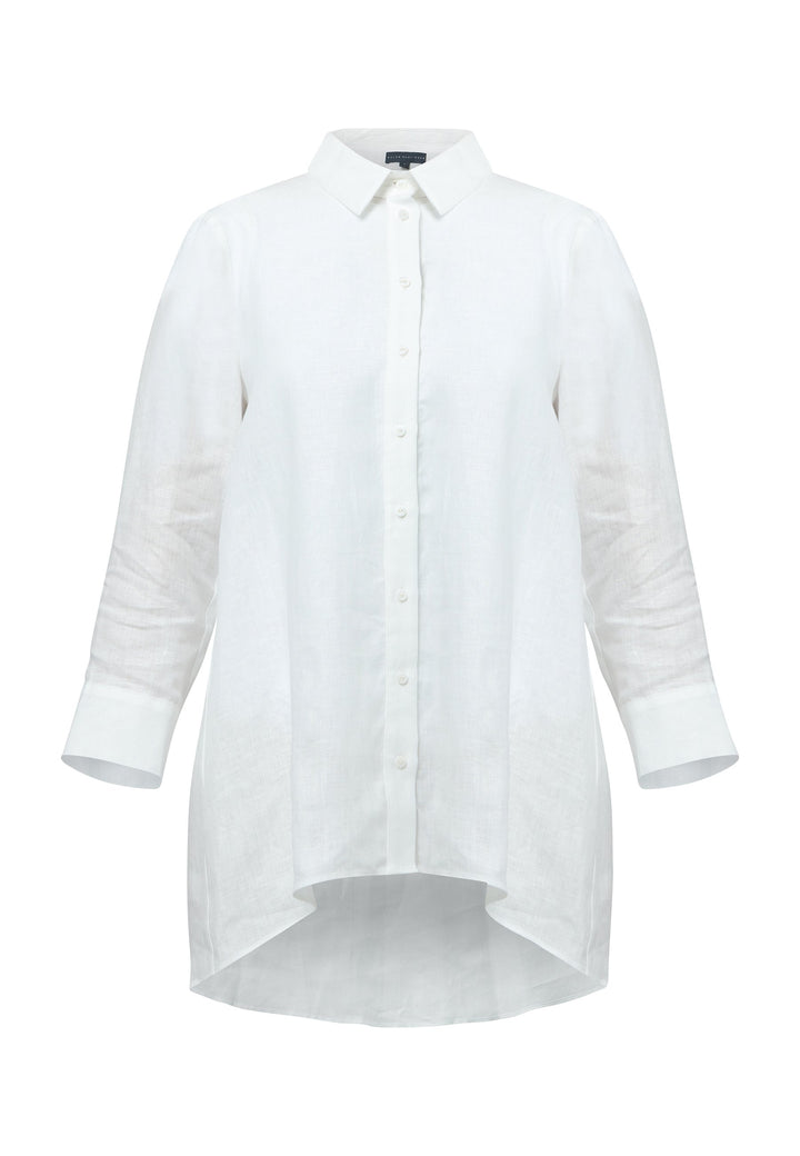 The Beatriz White Linen Shirt is a summer essential, epitomizing timeless elegance. Crafted from the sustainable fabric, Linen, it boasts an easy fit for comfort. The classic shirt collar and covered placket provide a clean, sophisticated touch, while the back yoke with box pleat detailing enhances its refined aesthetic. With versatile bracelet-length sleeves, the Beatriz shirt is a must-have staple for your summer wardrobe, offering both style and comfort in warm weather.
