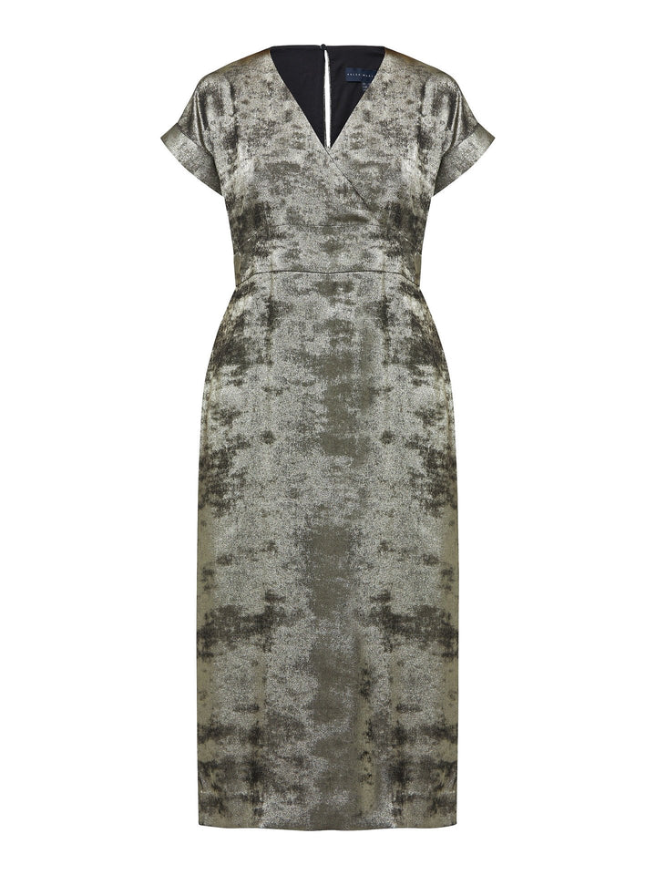 Fleur, play the elegance card in this shimmering metallic dress. An easy-fitting silhouette with a v-neckline, falls to the mid-calf and features side slit, pockets, and an elegant key-hole back neck detail.