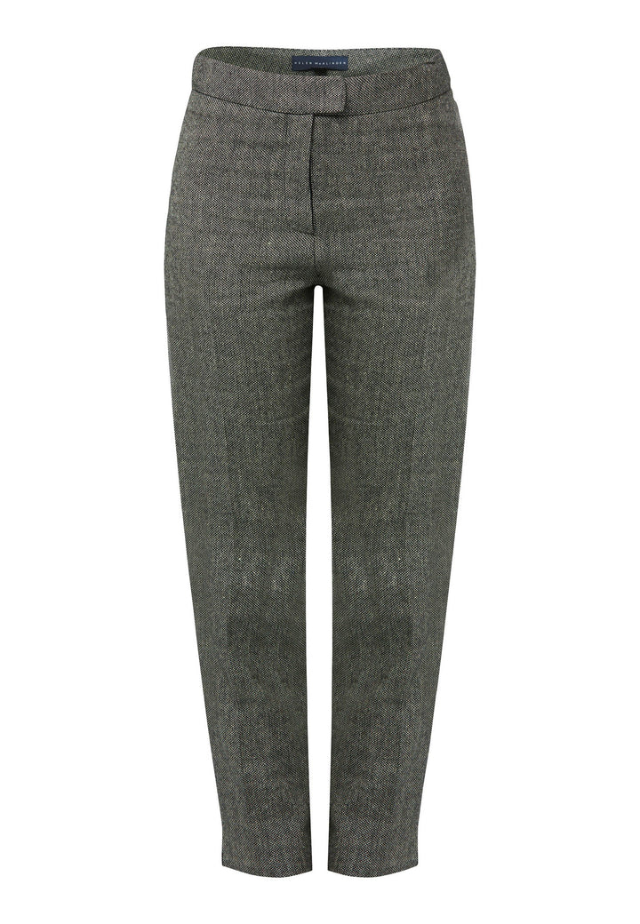 Jill makes a triumphant return! These narrow leg trousers are a must-have for investment-worthy style, providing a sleek and impeccably tailored silhouette. With an ankle-grazing length, a fly front, and a clean flat front that sits naturally on the waist, these trousers exude sophistication. They feature a jeet pocket on the back and a slit at the hem, adding subtle yet stylish details. 