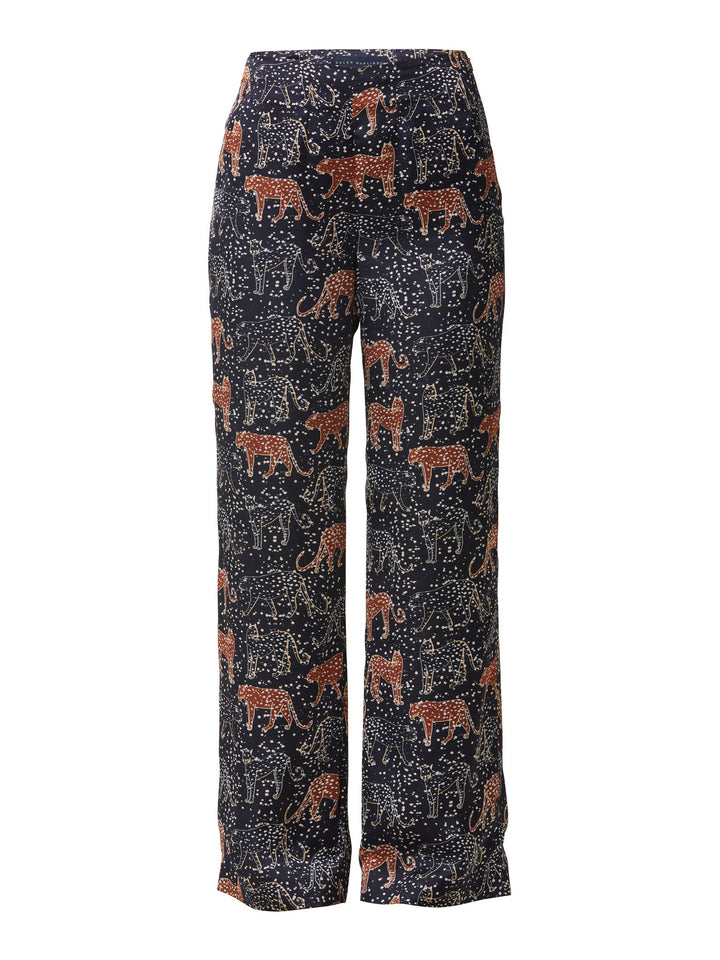 tiger print Palazzo pant fits smoothly over the waist