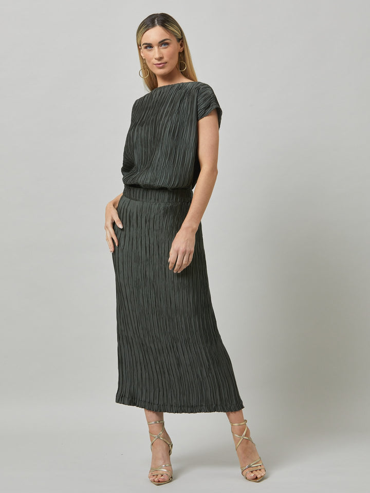 Roz, tube skirt in polished olive pleats. a simple wardrobe essential, the perfect foil for the matching lucy olive pleated top. This hardworking, travel-friendly fabric will inject some seriously easy-going cool into your everyday.