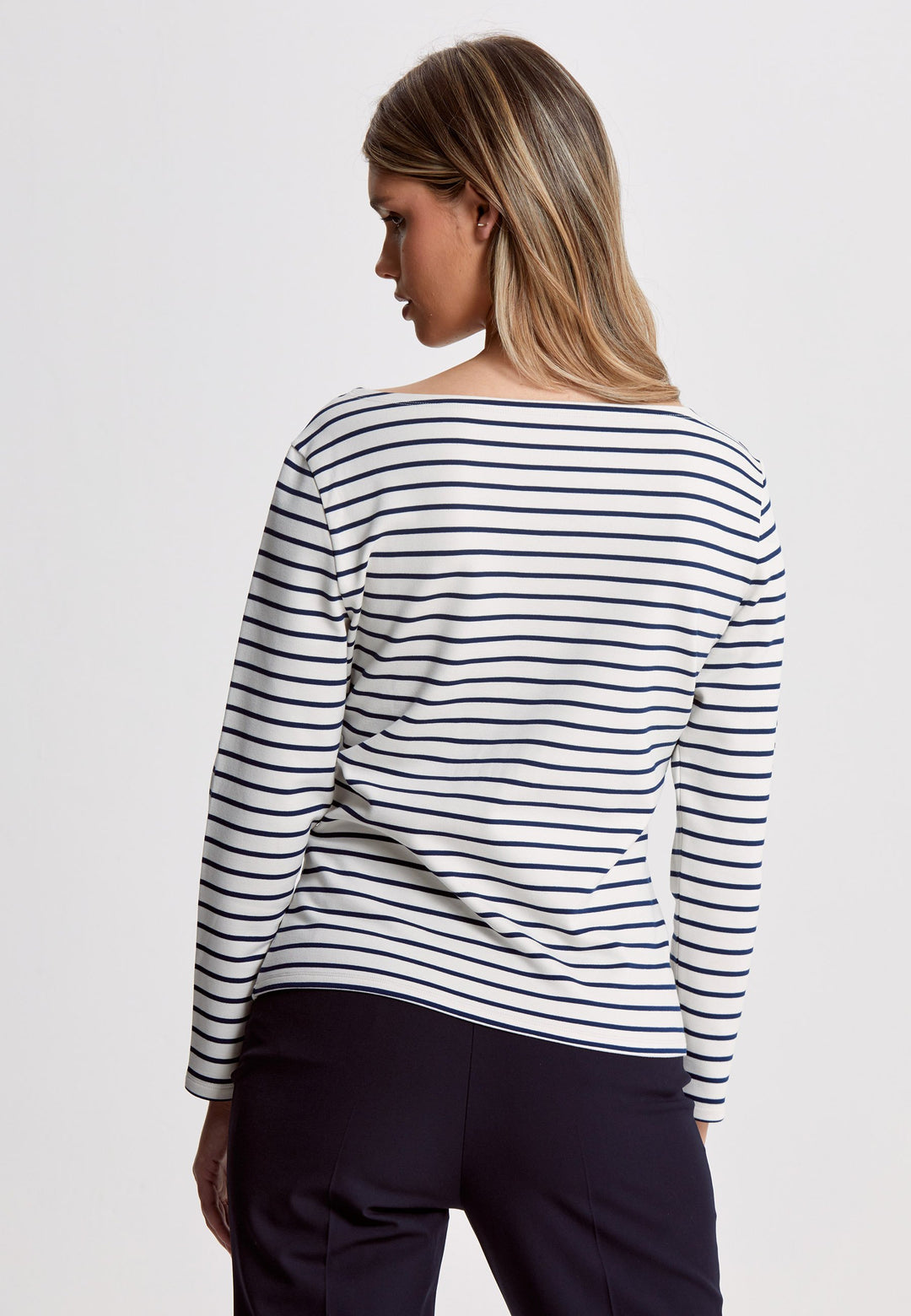 Our best-selling take on a classic Top. Luxe stretch jersey and a neat round neck make this one of our most revered essentials.